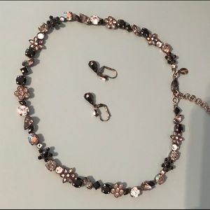 Black and white sorrelli necklace and earrings